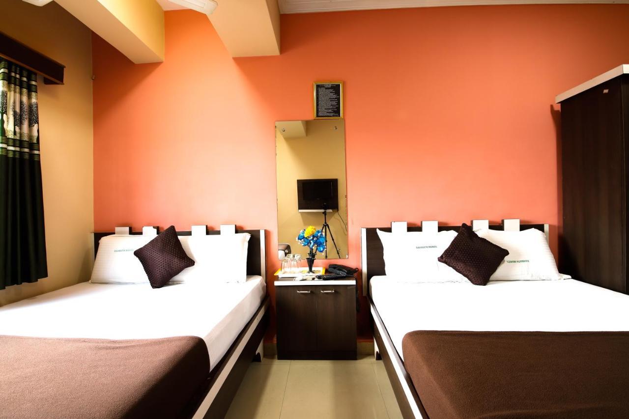 Lusia Inn Bangalore Buitenkant foto